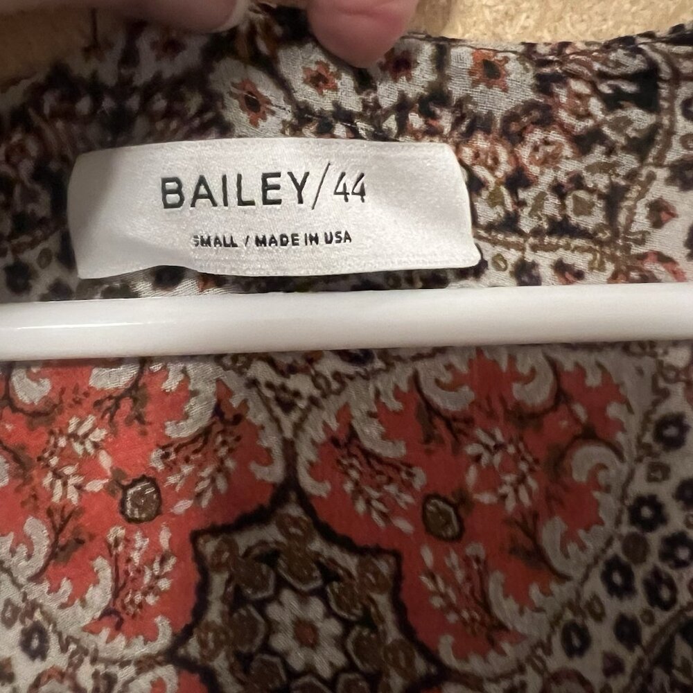 Bailey 44 Women's Top Paisley Size Small Hi/Low V Neck Boho Bohemia Casual - Picture 3 of 8